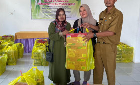 Penyerahan Makanan Tambahan Posyandu  di RT.01,02 , dan 39 Bidang Pemberdayaan Masyarakat Tahun 2023