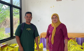 Penyerahan Makanan Tambahan Posyandu di RT.17 Bidang Pemberdayaan Masyarakat Tahun 2023