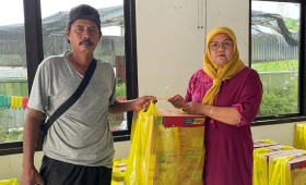 Penyerahan Makanan Tambahan Posyandu di RT.28 Bidang Pemberdayaan Masyarakat Tahun 2023