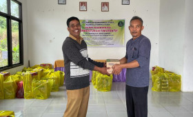 Penyerahan Makanan Tambahan Posyandu di RT.27 Bidang Pemberdayaan Masyarakat Tahun 2023